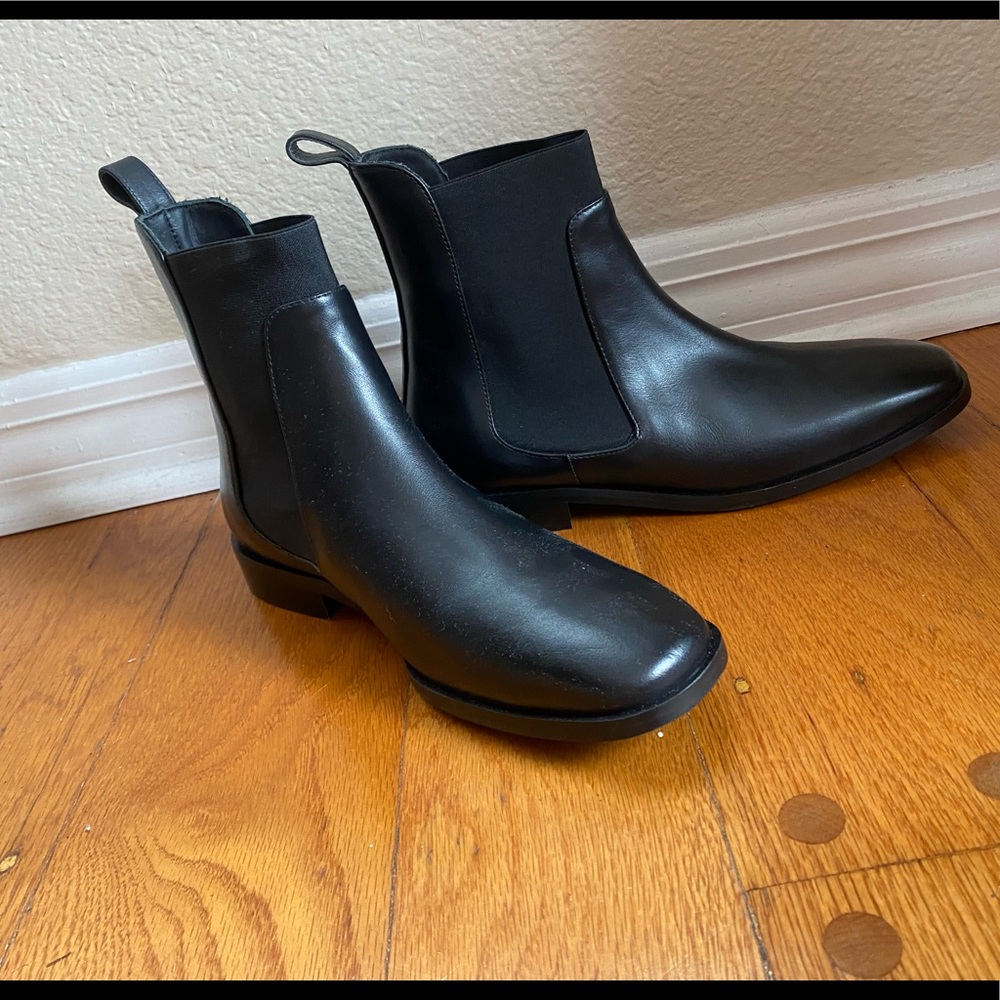 Everlane Italian leather square toe Chelsea boots size 9